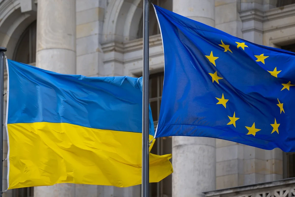 Мерц предлагает дать Украине 'промежуточный билет' в ЕС
 