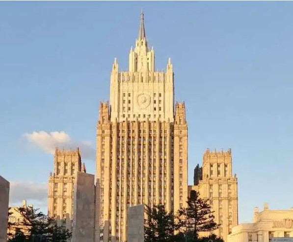 Москва обратится в Международный суд в связи с ущемлением русских в Прибалтике