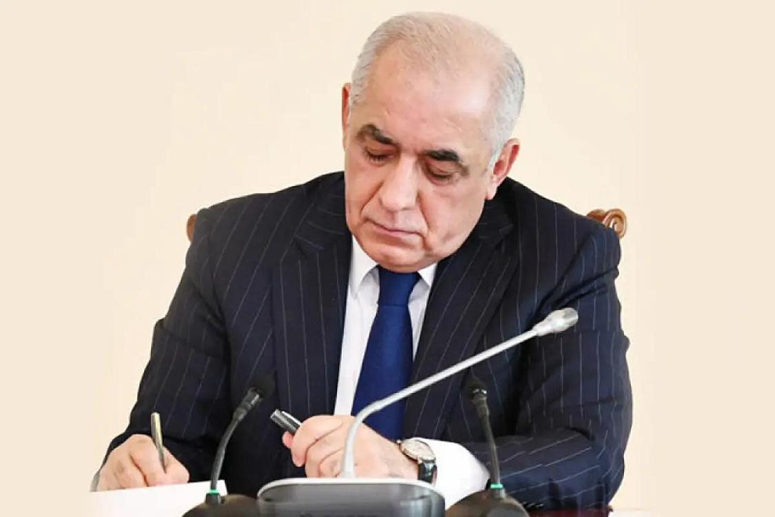 Али Асадов подписал решение о сертификации авиаперсонала
 