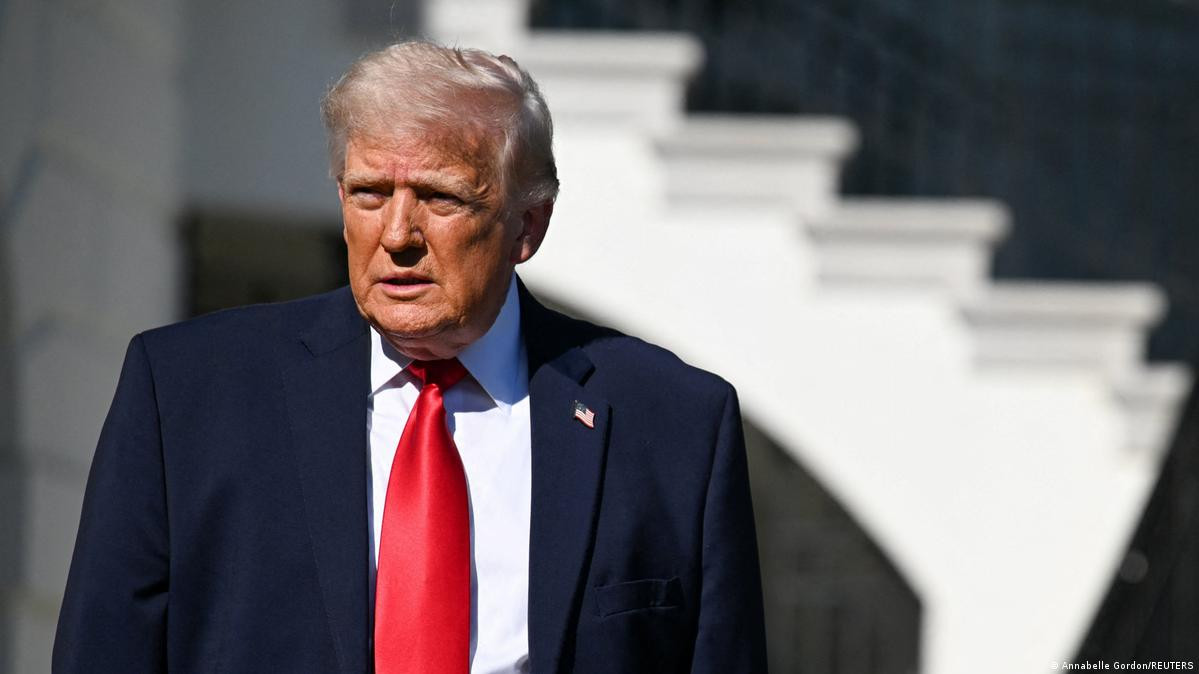 Трамп допустил продление блокады Ормуза со стороны США до осени
 