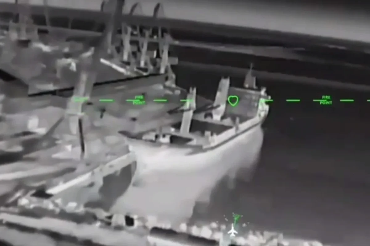 Опубликованы кадры ударов по судам в Азовском море, где погибли пять граждан Азербайджана - ВИДЕО