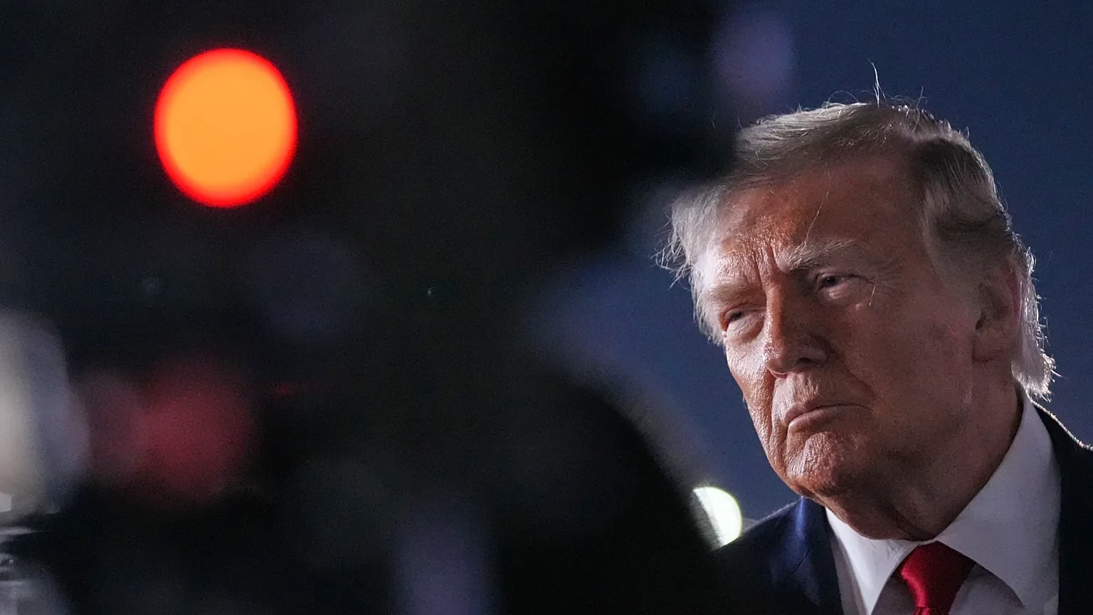 Трамп переключает внимание на Украину после сделки с Ираном
 