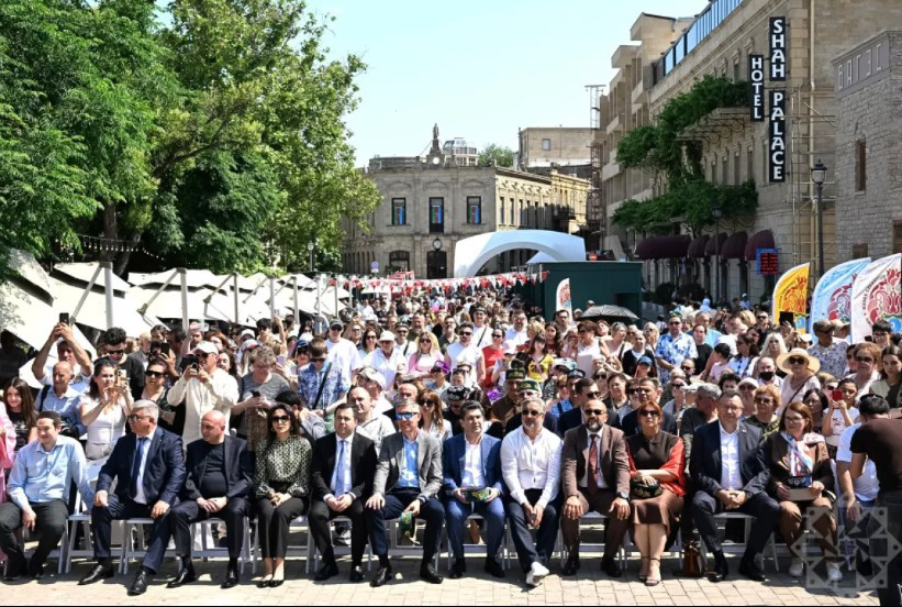 В Баку отметили татарский национальный праздник Сабантуй
 