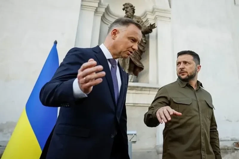 Украинские чиновники начали отказываться от государственных наград Польши
 