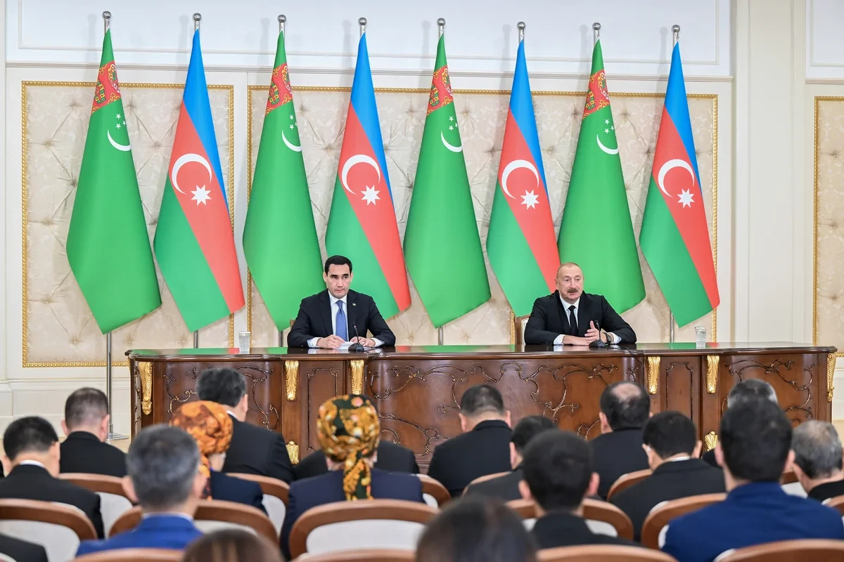 Президенты Азербайджана и Туркменистана выступили с заявлениями для прессы - ОБНОВЛЕНО
 