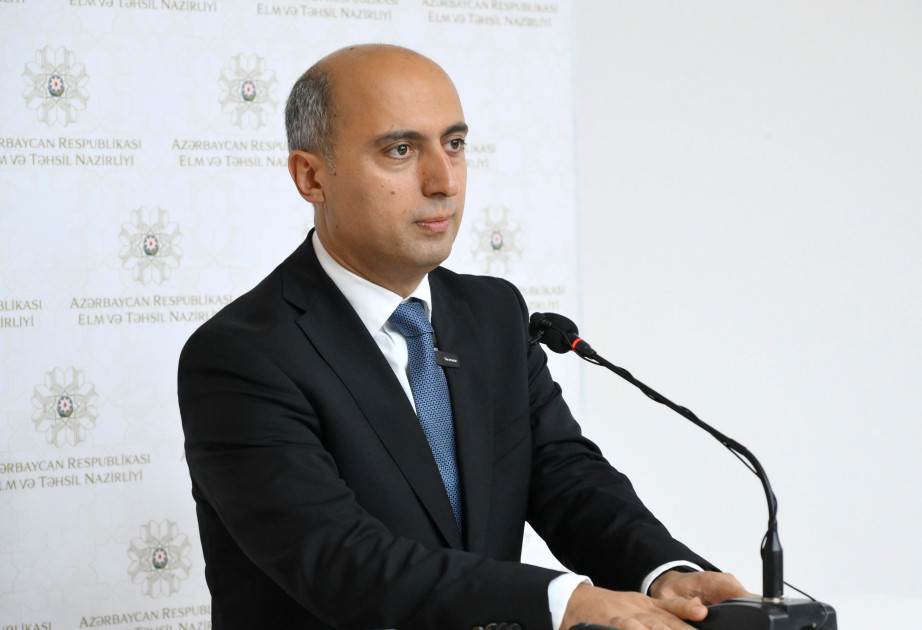 Эмин Амруллаев: Планируется сокращение численности студентов в Баку
 