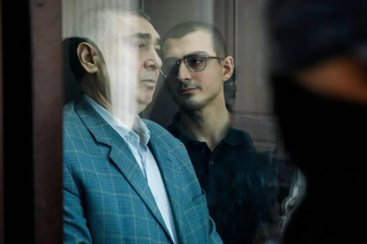 Суд оставил приговор Шахину Шихлинскому без изменений, но пересчитал срок его сыну
 