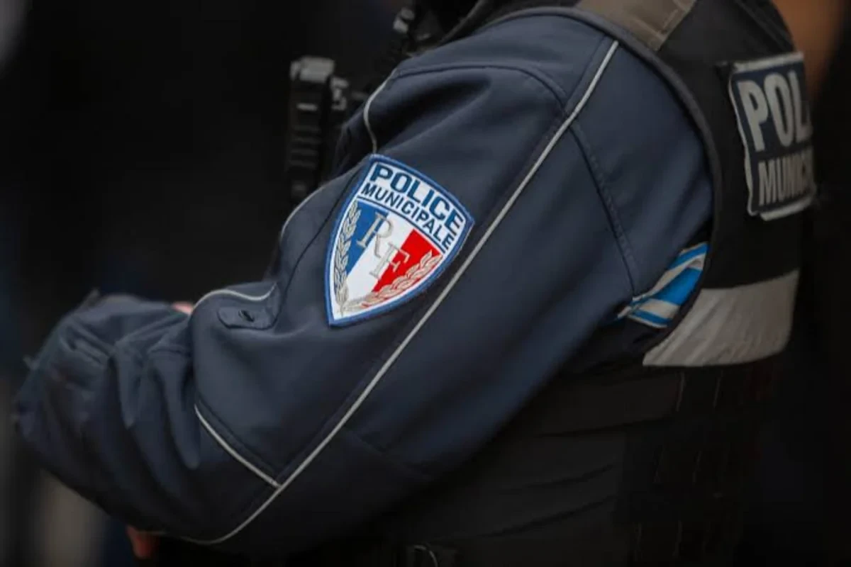 Десятилетний мальчик напал с ножом на молодую женщину во Франции
 