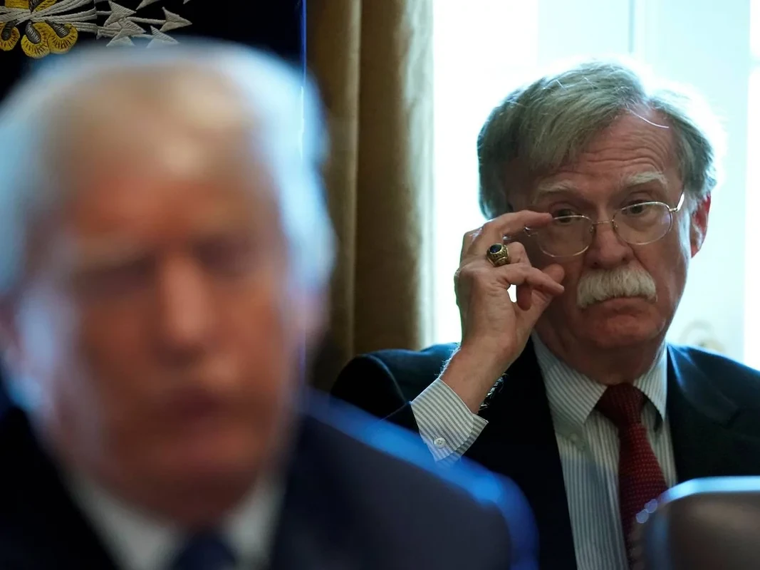 Трамп назвал Болтона безумцем и призвал к суровому наказанию
 