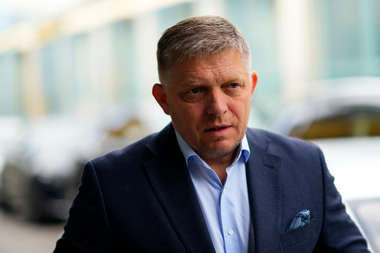 Фицо осудил передачу Западом новейших военных технологий Украине
 