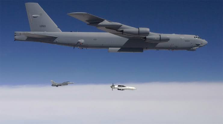 Тактический отвод: США перебрасывают бомбардировщики B-52 на фоне переговоров с Ираном
 