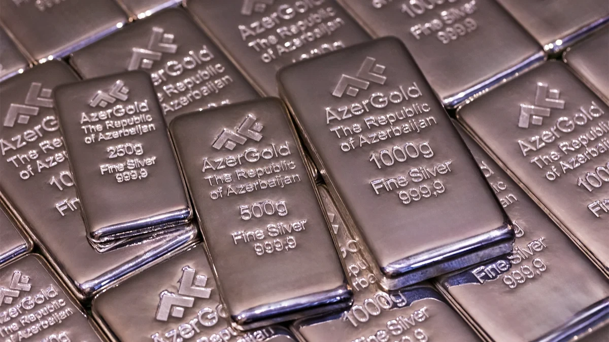 AzerGold впервые представил серебряные слитки на местном рынке
 
