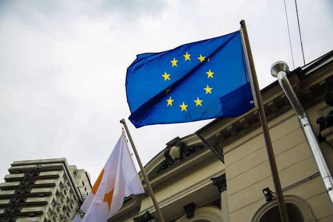 Politico: контакты аппарата главы Евросовета и представителей РФ длились 5,5 минуты
 
