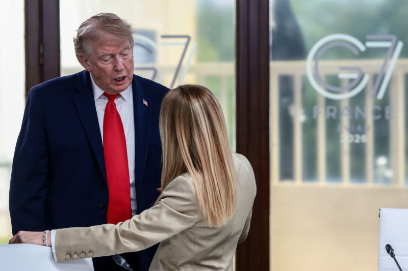 Власти Италии пообещали не реагировать на провокации Трампа
 