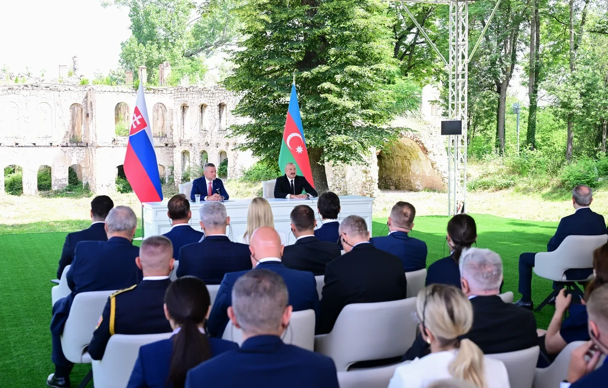 Президенты Азербайджана и Словакии выступили с заявлениями для прессы - ФОТО/ОБНОВЛЕНО
 