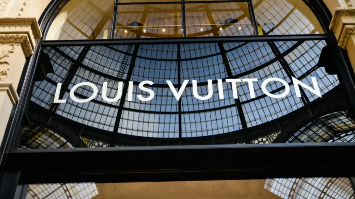 Louis Vuitton подала в суд на Госуправление интеллектуальной собственности КНР
 