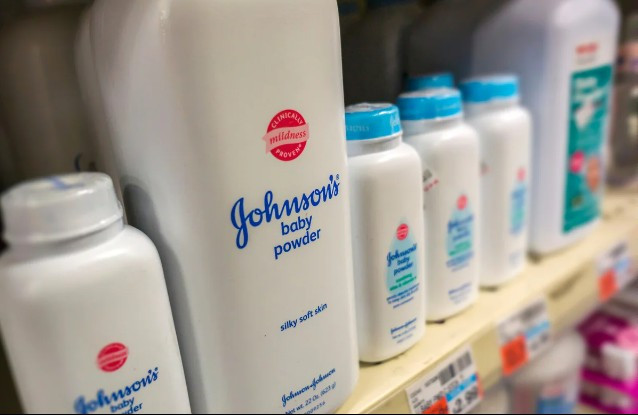Johnson & Johnson выплатит 5.5 млрд долларов по искам о тальке, вызывающем рак
 