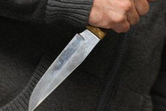 В Шамахинском районе мужчину ранили ножом: задержан сын
 