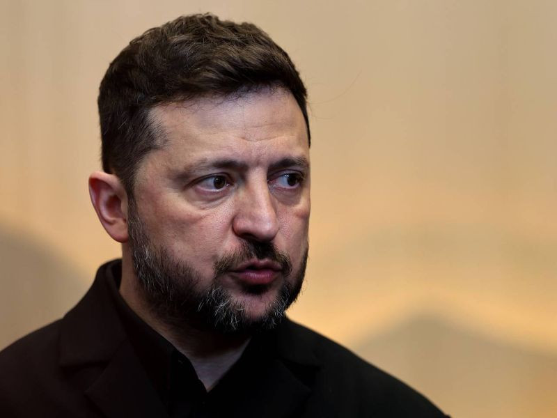 Мендель: уровень поддержки Зеленского на Украине ничтожно мал
 