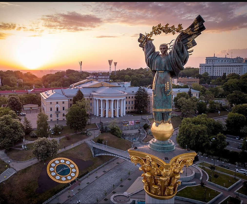 Потраченные Западом миллиарды могли бы превратить Украину в Дубай