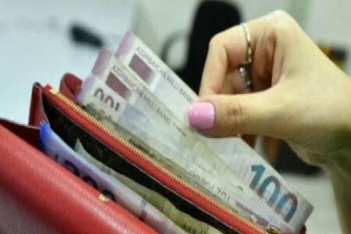 В Азербайджане ищут сотрудников с зарплатой до 10 000 манатов
 
