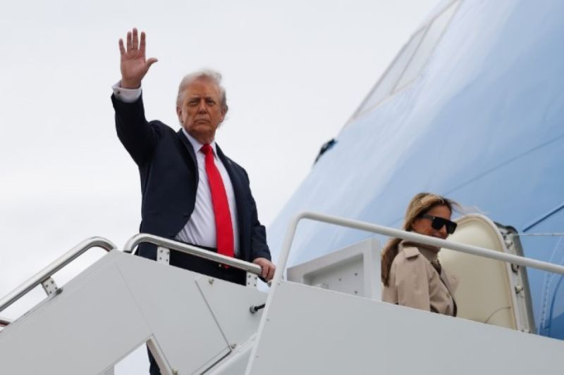 Утверждается, что Трампа тайно вывезли из Анкары на военном самолёте
 