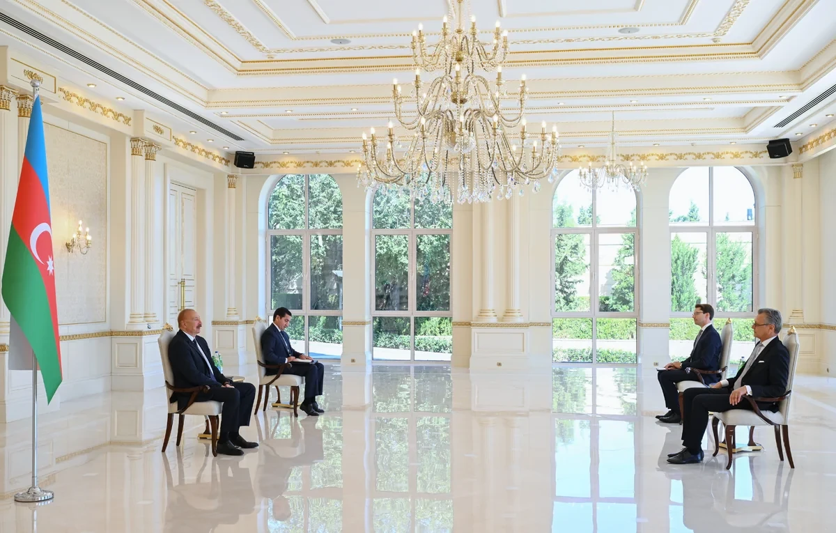 Президент принял верительные грамоты новоназначенного посла Германии в Азербайджане - ФОТО
 