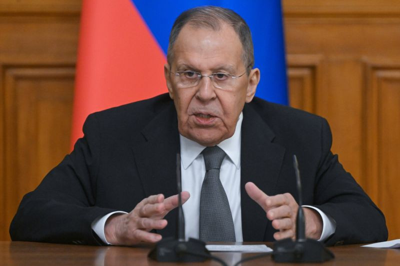 Лавров заявил, что Россия не опустится до методов Украины
 