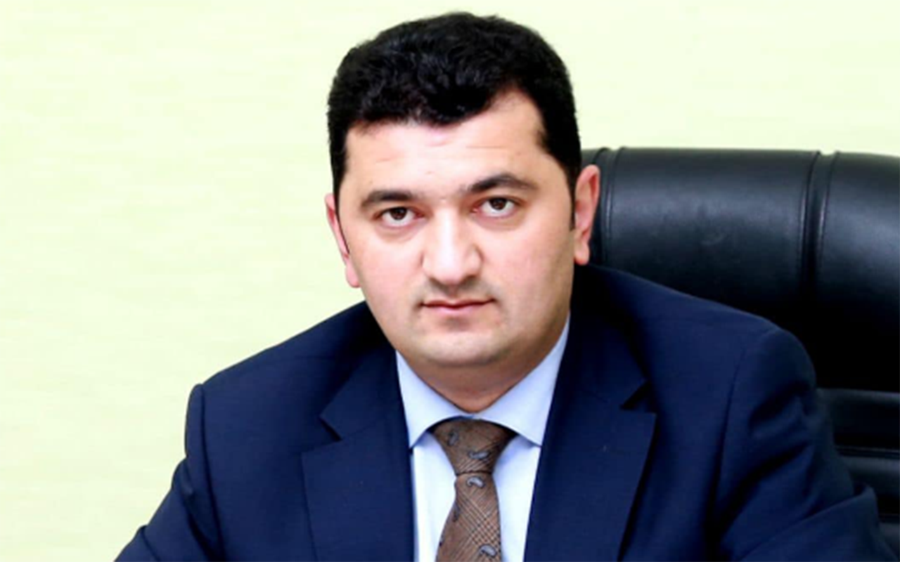 Равиль Тагиев выиграл Green Card и ушел с руководящей должности в Yeni Klinika
 