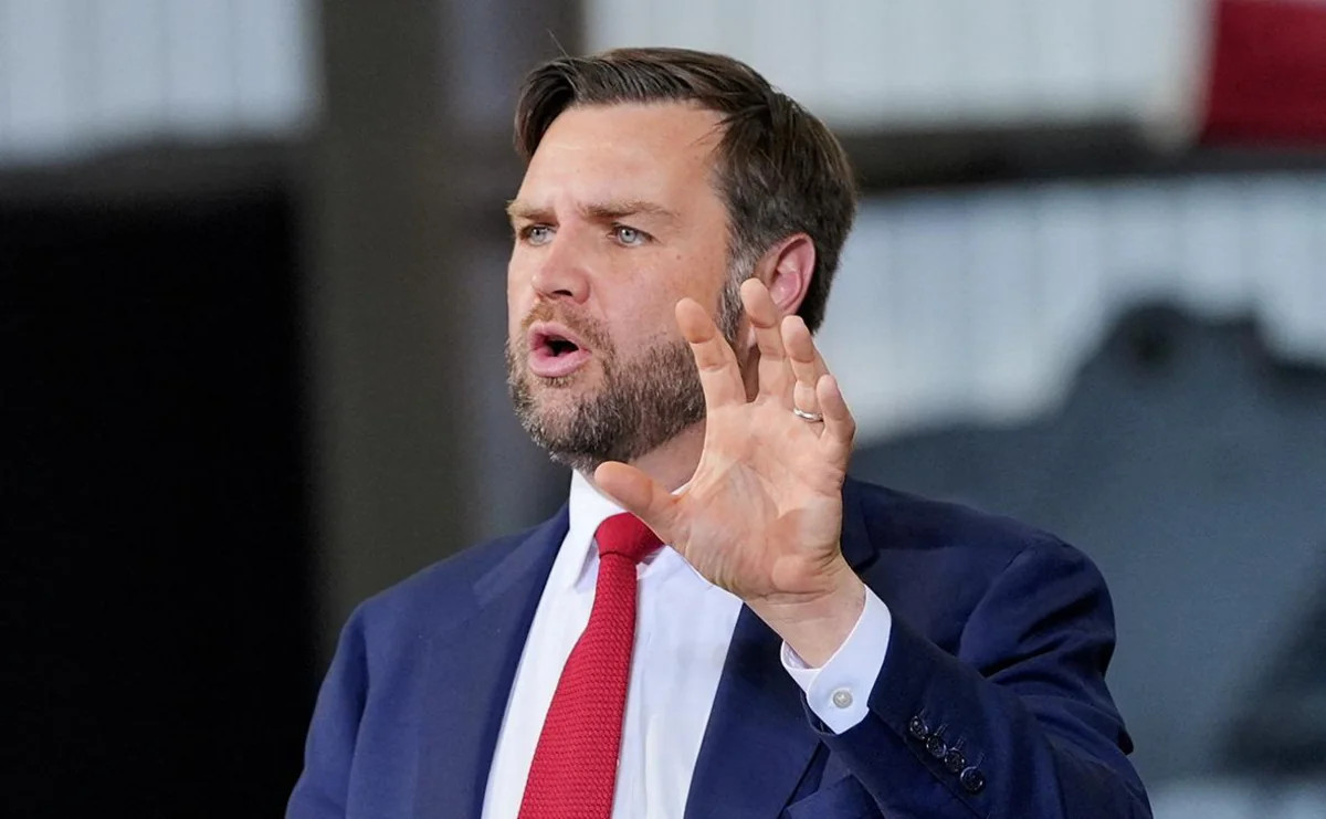 Вэнс заявил, что план Бессента позволит экономике США расти быстрее госдолга
 