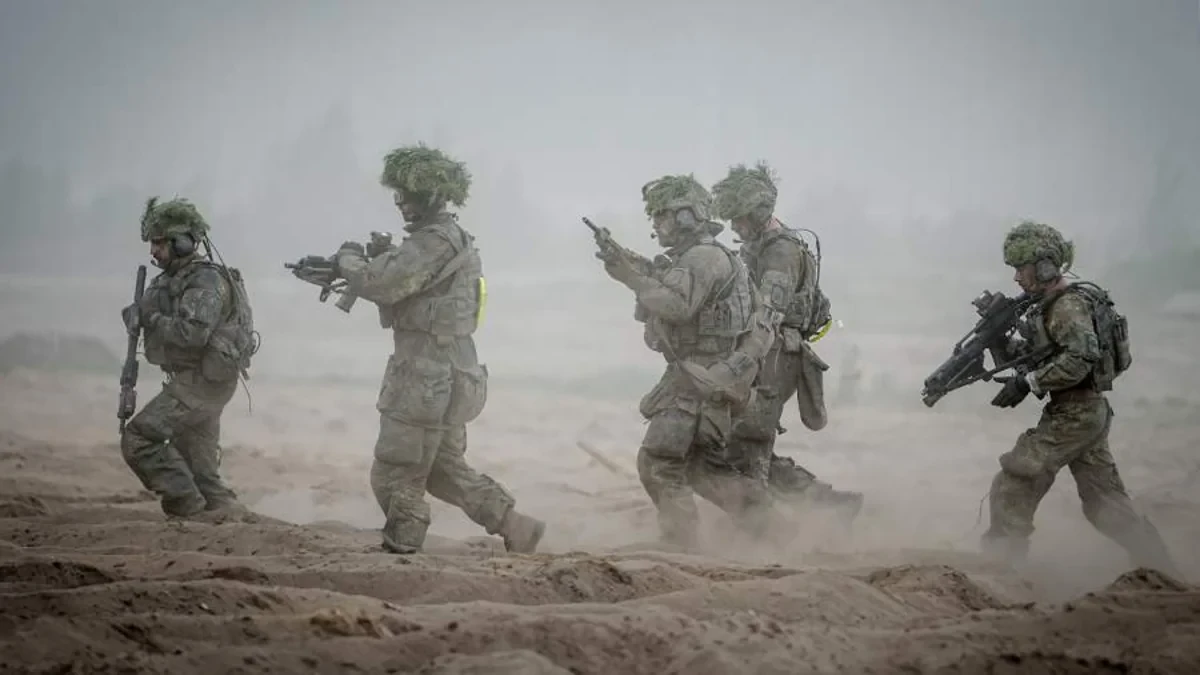 Правительству Британии поручили ускорить разработку военной программы
 