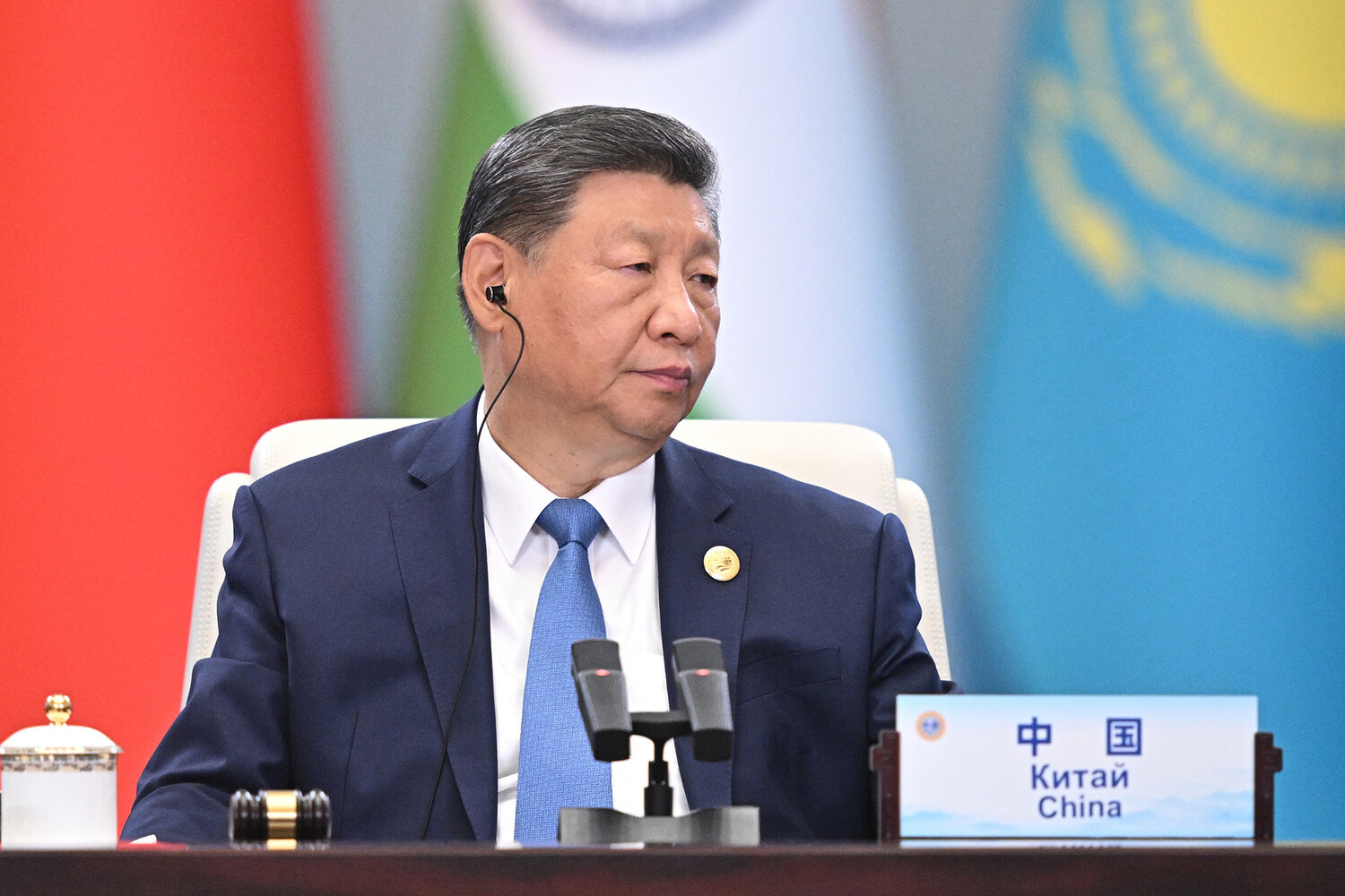 Си Цзиньпин заявил, что 'туман войны' над миром по-прежнему не рассеялся
 