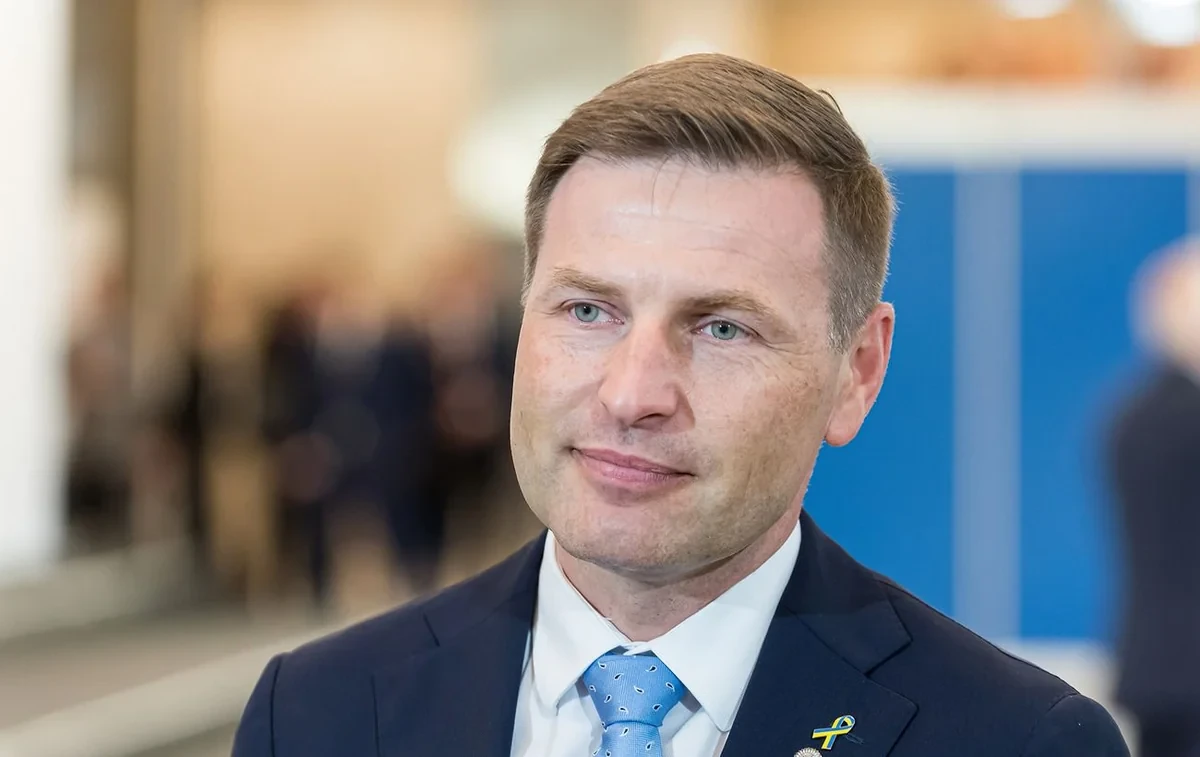 Глава Минобороны Эстонии подал в отставку
 