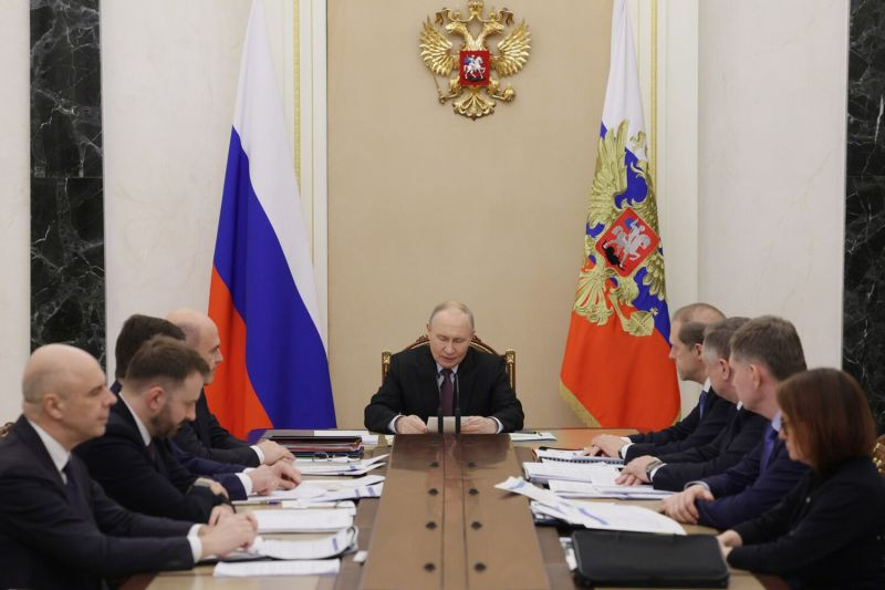 В Кремле сообщили, что Путин не планирует проводить совещание по ситуации в авиации
 