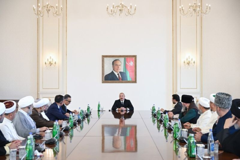 Президент Ильхам Алиев принял участников международных конференций, проходящих в Баку
 