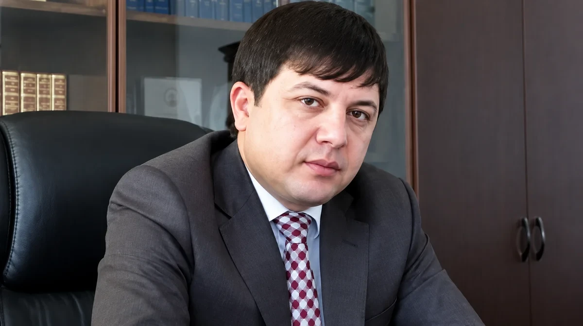 Двоюродному брату замминистра вынесли приговор по делу о мошенничестве
 