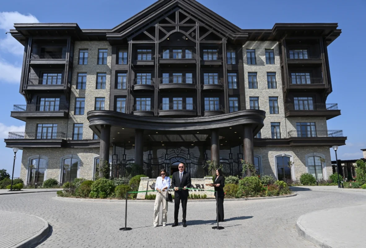 Ильхам Алиев принял участие в открытии комплекса Meysari Grand Hotel & SPA в Шамахы - ОБНОВЛЕНО
 