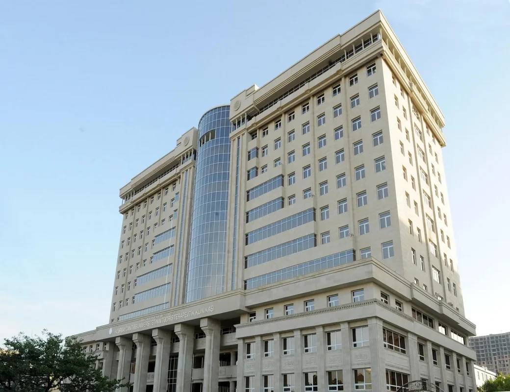 Клиника АМУ закупит медицинские принадлежности на сумму более 2.5 млн манатов
 
