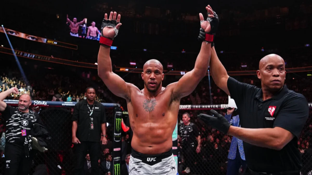 UFC не повысит статус временного чемпиона в тяжелом весе Гана до проведения боя
 