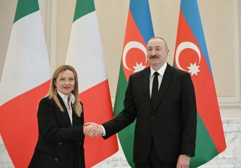 Мелони поблагодарила Ильхама Алиева за решение SOCAR по ценам на топливо в Италии
 