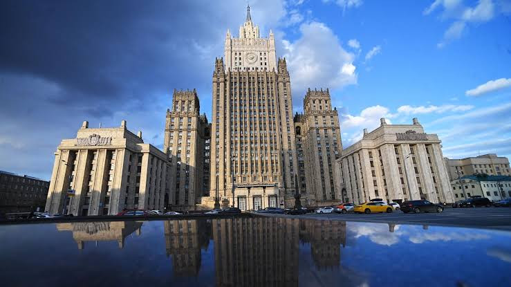 МИД России рекомендовал иностранным гражданам и дипломатам покинуть Киев
 