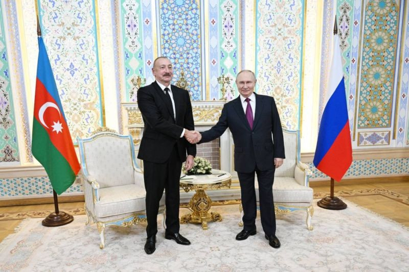 Президент Ильхам Алиев позвонил Владимиру Путину
 