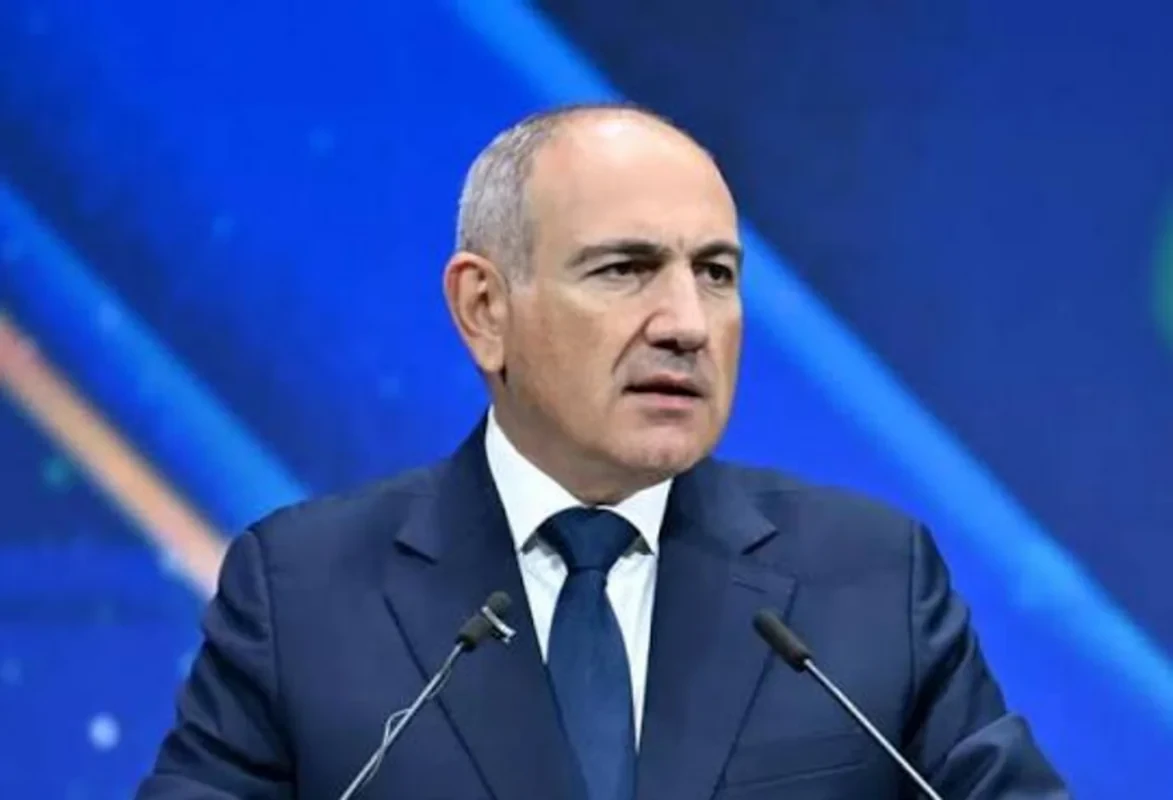Пашинян рассказал о возможных контактах с Алиевым и ответил Медведеву
 