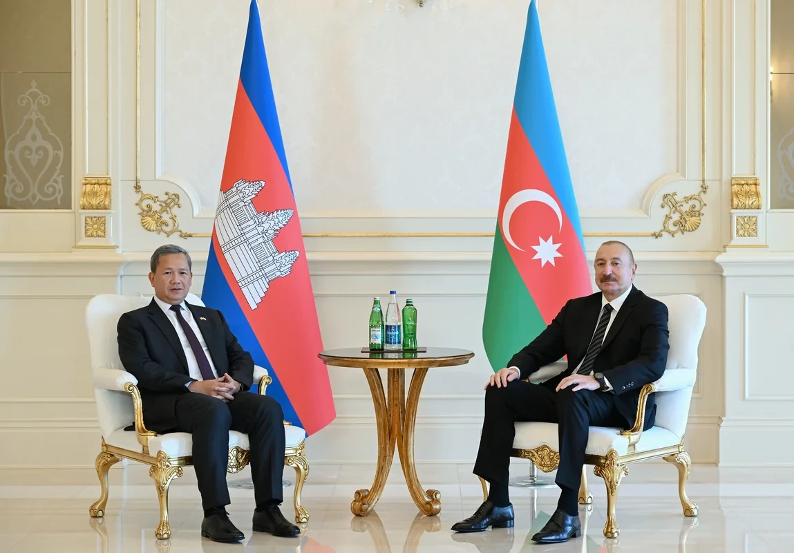 Состоялась встреча Президента Азербайджана с премьер-министром Камбоджи в узком составе - ФOTO
 