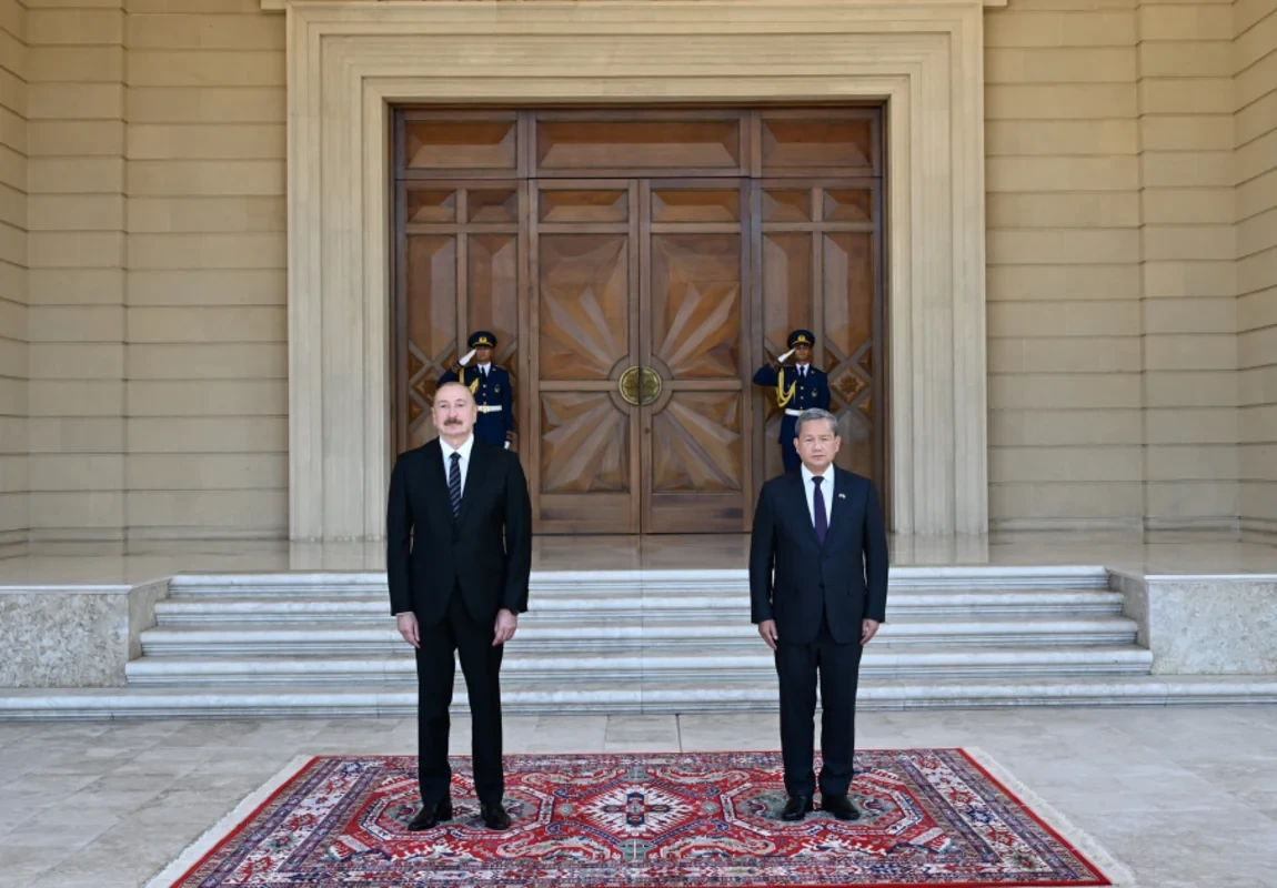 Президент Азербайджана Ильхам Алиев встретил премьер-министра Камбоджи Хуна Манета - ФOTO
 
