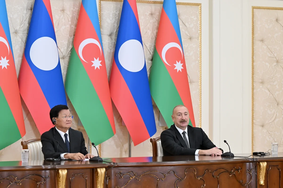 Президенты Азербайджана и Лаоса выступили с заявлениями для прессы
 