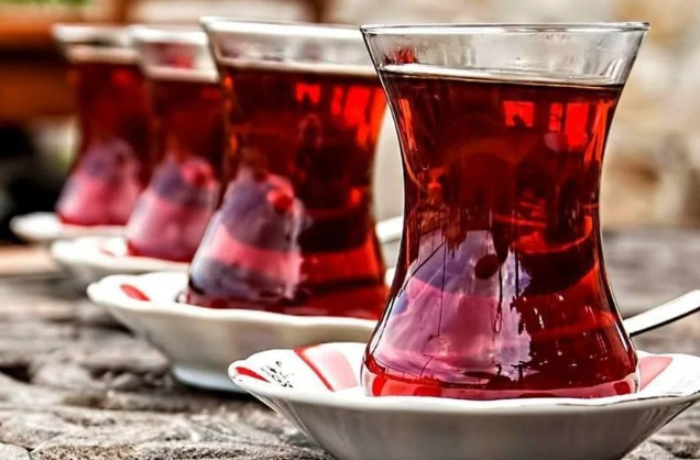 Горячий чай повышает риск: неожиданный вывод ученых
 