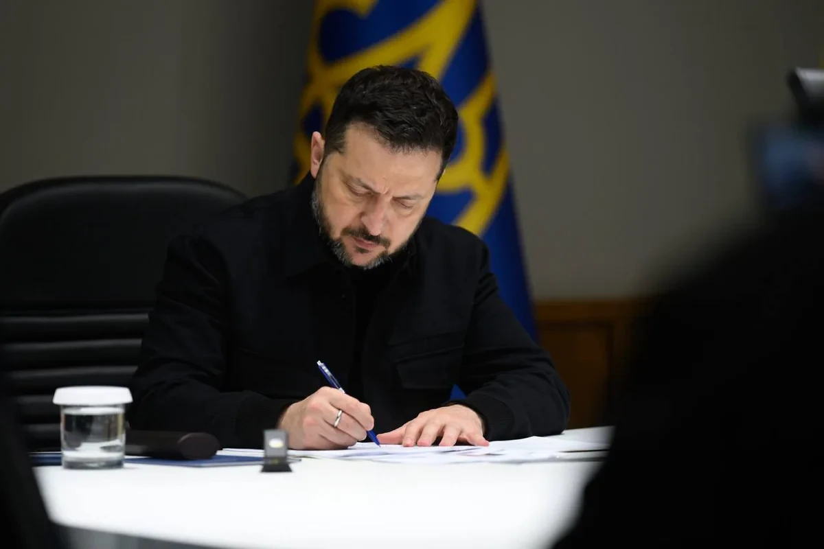 Украина ввела санкции против 19 россиян и 10 компаний РФ
 